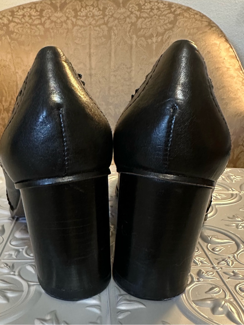Nine & Co Braidly Black Leather Wingtip Tassel Block Heel Pumps Size 8.5M - Picture 4 of 9